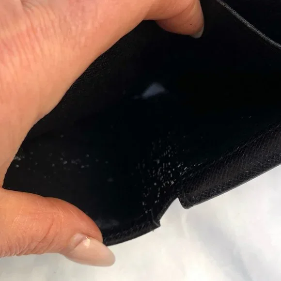 Auc Louis Vuitton Bifold Epi Black Vintage wallet